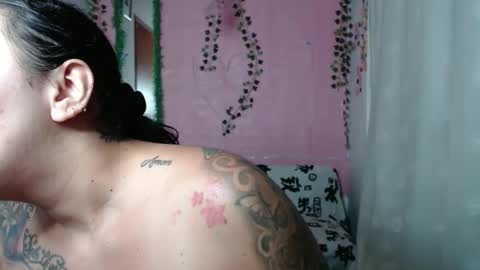 Snapshot of sexy_lolas chatting on March 11, 2025, 12:54 am sexy lolas online show from March 11, 2025, 12:54 am