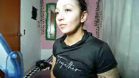 Snapshot of sexy_lolas chatting on September 13, 2025, 4:12 am sexy lolas online show from September 13, 2025, 4:12 am