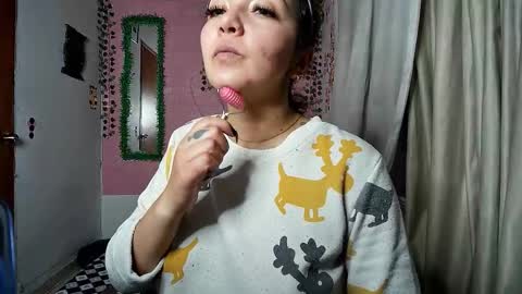 Snapshot of sexy_lolas chatting on October 26, 2025, 5:02 am sexy lolas online show from October 26, 2025, 5:02 am