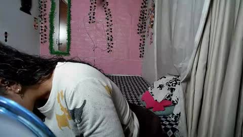 Snapshot of sexy_lolas chatting on October 28, 2025, 2:15 am sexy lolas online show from October 28, 2025, 2:15 am