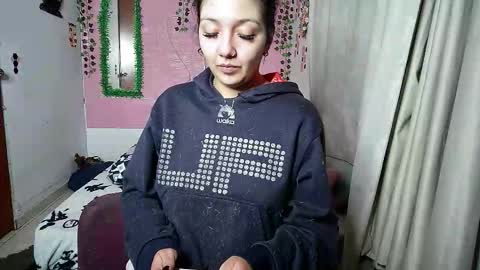 Snapshot of sexy_lolas chatting on November 8, 2025, 3:18 am sexy lolas online show from November 8, 2025, 3:18 am