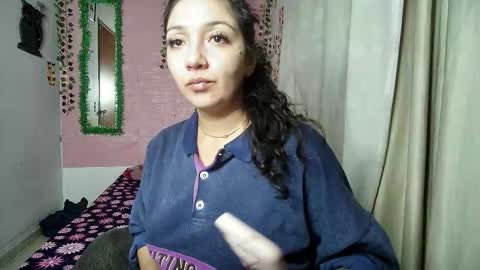 sexy lolas online show from December 17, 2025, 5:02 am