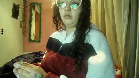 sexy lolas online show from June 3, 2026, 12:57 am