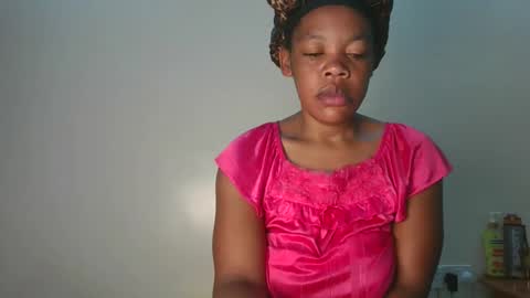 sexy_lyna online show from December 16, 2025, 7:46 am