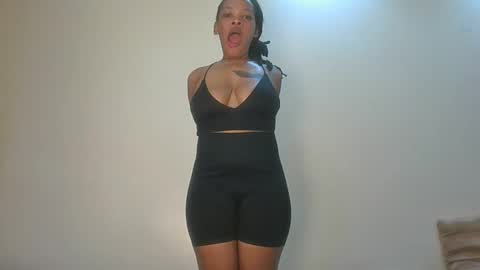 Snapshot of sexy_lyna chatting on May 4, 2026, 8:38 pm sexy_lyna online show from May 4, 2026, 8:38 pm