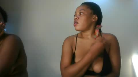 Snapshot of sexy_lyna chatting on July 12, 2026, 4:36 am sexy_lyna online show from July 12, 2026, 4:36 am