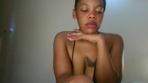 Snapshot of sexy_lyna chatting on July 13, 2026, 7:27 pm sexy_lyna online show from July 13, 2026, 7:27 pm