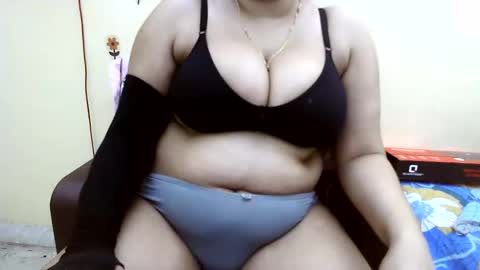 sexy_mandakini online show from April 30, 2026, 4:24 pm