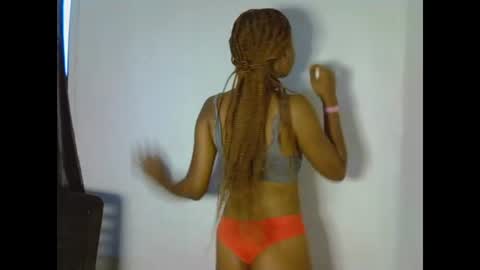 Snapshot of sexy_mi chatting on August 4, 2026, 2:52 pm annie online show from August 4, 2026, 2:52 pm