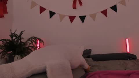 Ellie Mia online show from January 8, 2025, 4:22 pm