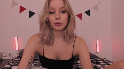 Ellie Mia online show from January 13, 2025, 7:53 pm