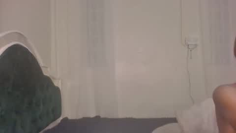 sexy online show from April 19, 2026, 6:32 pm