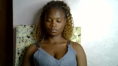 Molyne online show from January 17, 2026, 1:49 pm