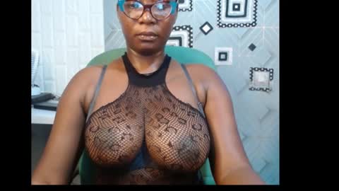 Snapshot of sexy_pearl12 chatting on January 7, 2025, 6:38 am zoe online show from January 7, 2025, 6:38 am