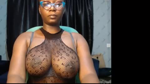 Snapshot of sexy_pearl12 chatting on January 25, 2025, 7:18 pm zoe online show from January 25, 2025, 7:18 pm