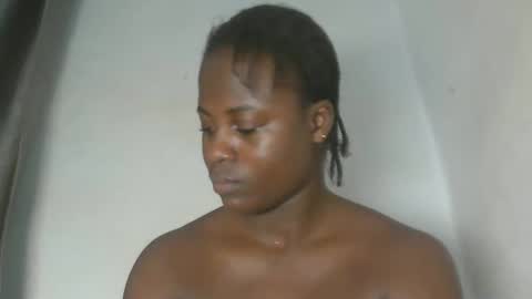 sexy_petitqueen online show from April 4, 2026, 4:00 am