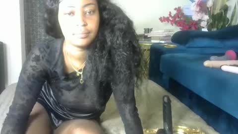 sexy pigeon online show from April 17, 2026, 12:19 pm