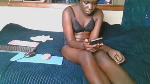 Snapshot of sexy_talisha chatting on February 12, 2026, 12:16 am sexy_talisha online show from February 12, 2026, 12:16 am