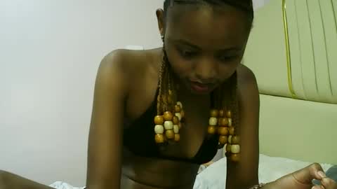 Snapshot of sexy_zaraa chatting on April 22, 2026, 4:19 pm sexy zaraa online show from April 22, 2026, 4:19 pm