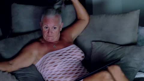 Snapshot of sexyalliekay chatting on July 10, 2026, 2:49 am Sexy GILF Allie Kay online show from July 10, 2026, 2:49 am