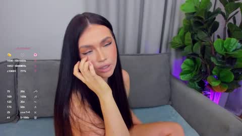Snapshot of sexyangeloux chatting on May 8, 2026, 9:20 pm Lou online show from May 8, 2026, 9:20 pm