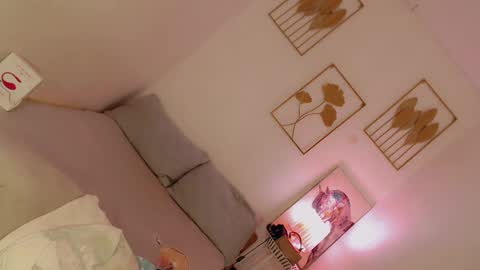 Lexie online show from February 11, 2025, 12:48 pm