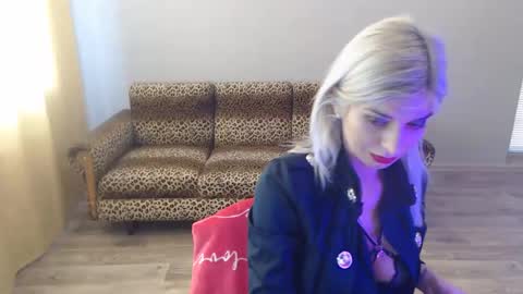 sexybeatriice online show from February 18, 2025, 7:21 am