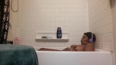 sexybella81 online show from December 4, 2025, 6:27 pm