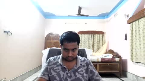 xcxcxcx online show from October 10, 2025, 6:40 pm