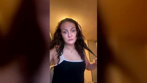 Snapshot of sexybriiiixoxox chatting on May 4, 2026, 12:50 am sexybriiiixoxox online show from May 4, 2026, 12:50 am