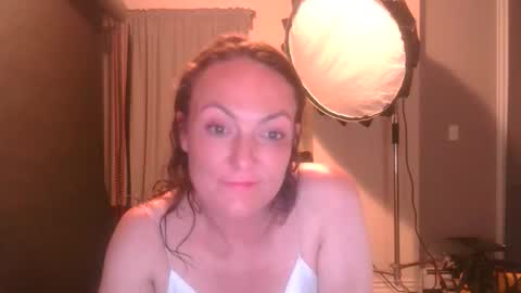 Snapshot of sexybriiiixoxox chatting on May 5, 2026, 4:42 am sexybriiiixoxox online show from May 5, 2026, 4:42 am
