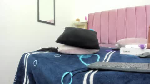sexybrown_2005 online show from December 21, 2024, 2:52 am