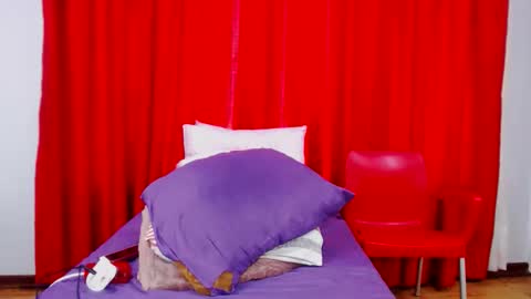 sexybustyboobs online show from March 7, 2026, 7:16 am