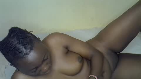 Snapshot of sexybutty1 chatting on September 30, 2025, 8:19 am sexybutty1 online show from September 30, 2025, 8:19 am