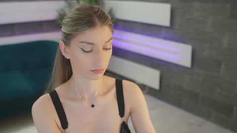 Snapshot of sexycelline chatting on June 19, 2026, 5:34 am Celline online show from June 19, 2026, 5:34 am