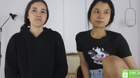 chanell and yina online show from December 22, 2025, 1:19 pm