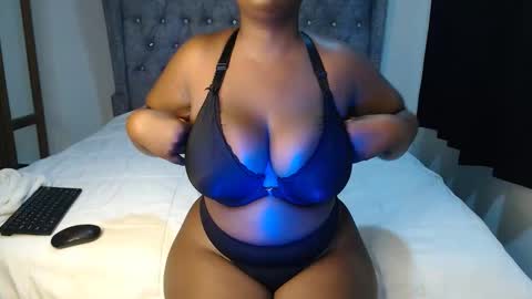 Snapshot of sexychocco_ chatting on October 27, 2025, 4:49 am sexychocco online show from October 27, 2025, 4:49 am
