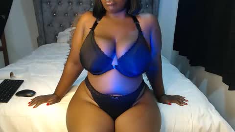 Snapshot of sexychocco_ chatting on October 30, 2025, 7:25 pm sexychocco online show from October 30, 2025, 7:25 pm