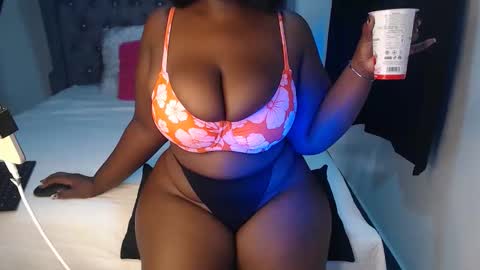Snapshot of sexychocco_ chatting on November 16, 2025, 10:32 am sexychocco online show from November 16, 2025, 10:32 am