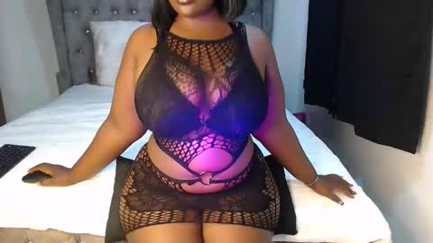 Snapshot of sexychocco_ chatting on November 30, 2025, 4:00 pm sexychocco online show from November 30, 2025, 4:00 pm