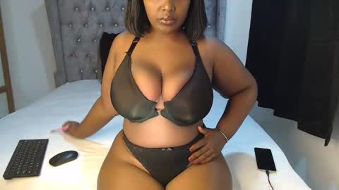 Snapshot of sexychocco_ chatting on December 19, 2025, 9:27 am sexychocco online show from December 19, 2025, 9:27 am