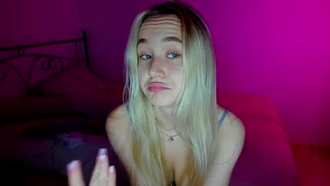 Sophia online show from December 7, 2024, 7:32 pm