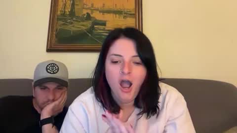 sexycouple41110 online show from April 23, 2026, 2:35 am