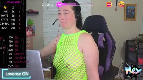 Snapshot of sexydistraction1 chatting on December 20, 2024, 10:00 pm SexyDistraction online show from December 20, 2024, 10:00 pm