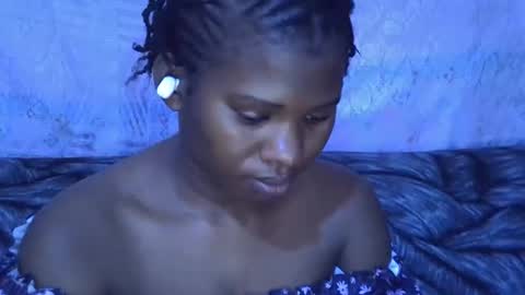 sexydoll002 online show from November 30, 2025, 7:12 am