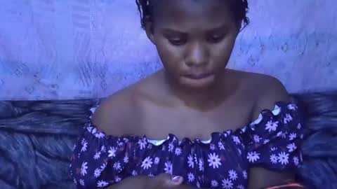 sexydoll002 online show from December 1, 2025, 7:35 am