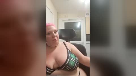 Snapshot of sexyemoprincess chatting on July 14, 2026, 9:42 pm Wouldntyouliketoknow online show from July 14, 2026, 9:42 pm