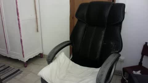 Snapshot of sexyfit58 chatting on December 30, 2024, 11:28 pm SexyFit58 online show from December 30, 2024, 11:28 pm