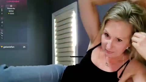 Snapshot of sexyfloridamilf chatting on May 7, 2026, 2:22 pm LisaisLuscious online show from May 7, 2026, 2:22 pm