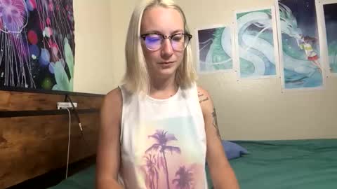 Snapshot of sexylexie93 chatting on October 15, 2025, 1:28 am sexylexie93 online show from October 15, 2025, 1:28 am